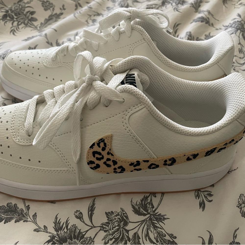 Woman’s Nike leopard print sneakers New never worn - Picture 5 of 6